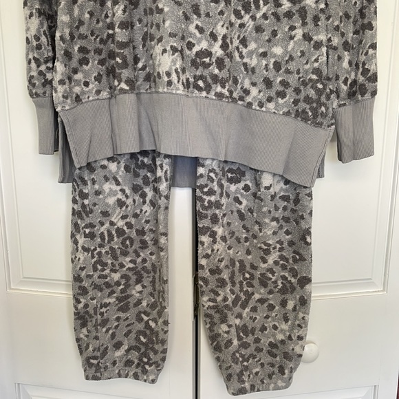 Aerie Animal Print Lounge Set - Picture 3 of 6